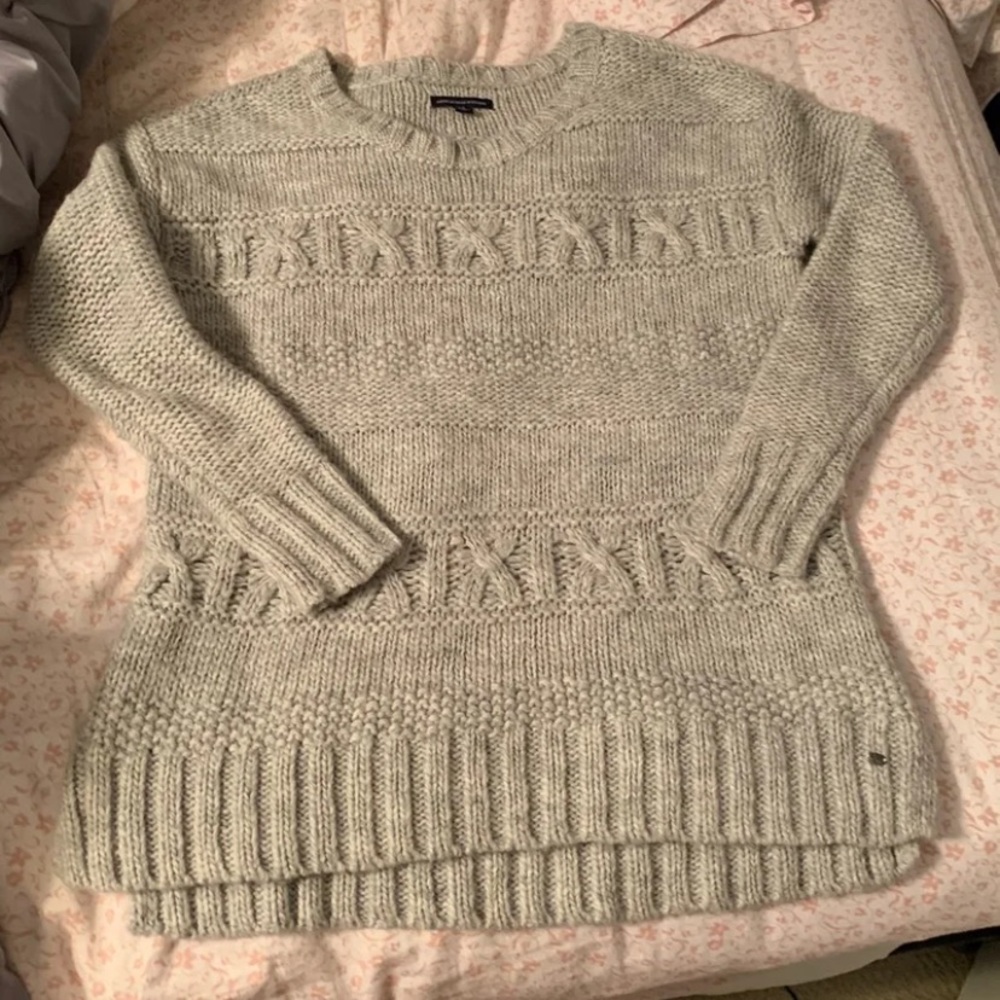 American eagle sweater